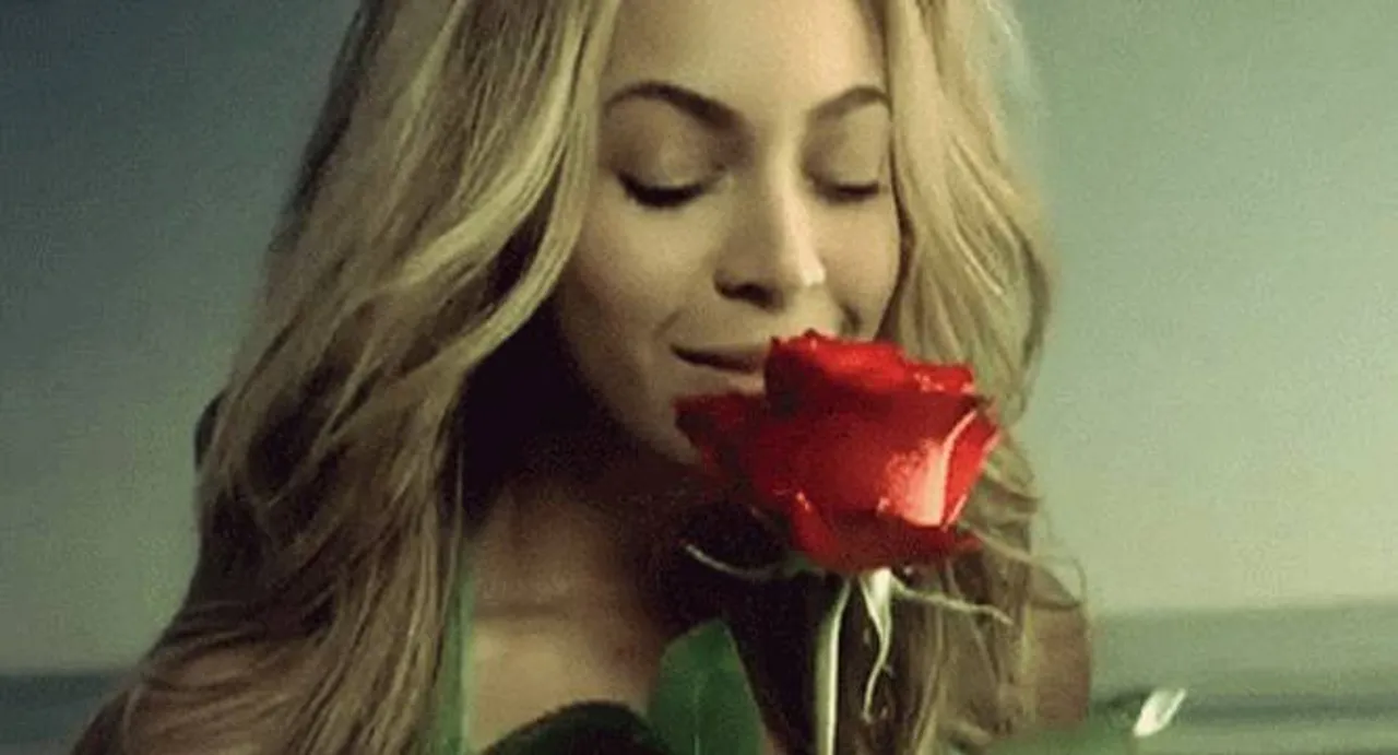 Jay-Z sends Beyonce 10,000 roses 