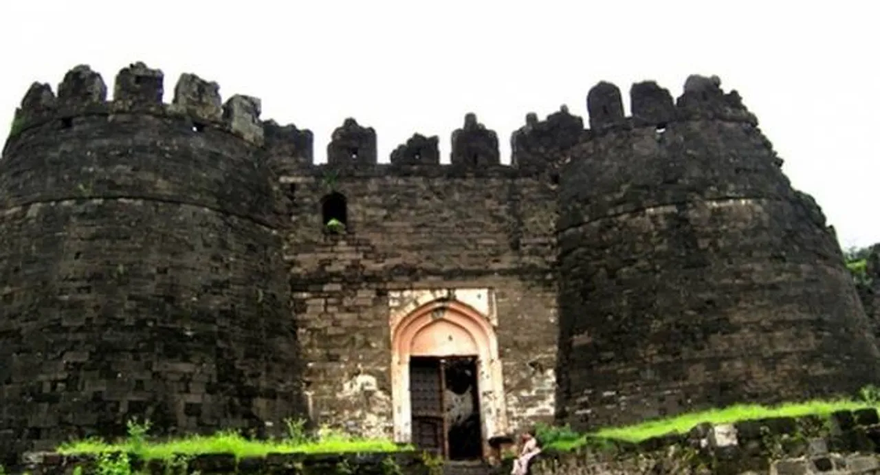 Rs 670 cr proposal for beautification historical forts in Maharashtra
