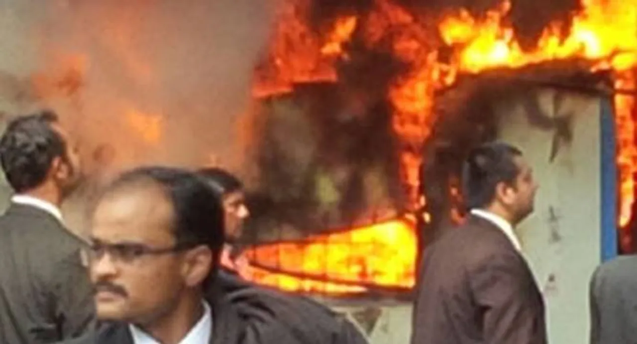 UP: Lawyers on rampage after advocate's murder, torch govt bus