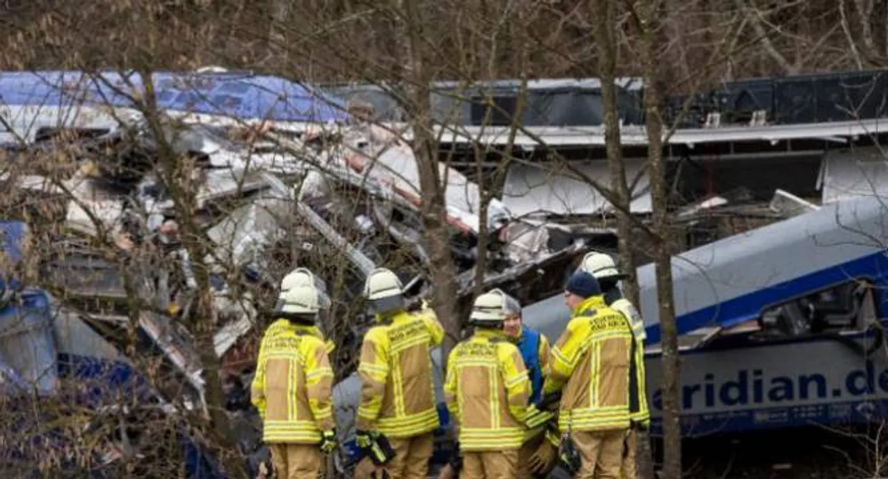 Germany probes cause of deadly train crash