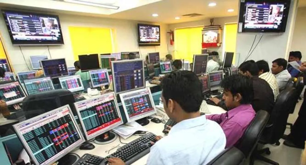 Market bleeds as Sensex crashes 807 points, Rs 3-lakh cr wiped out