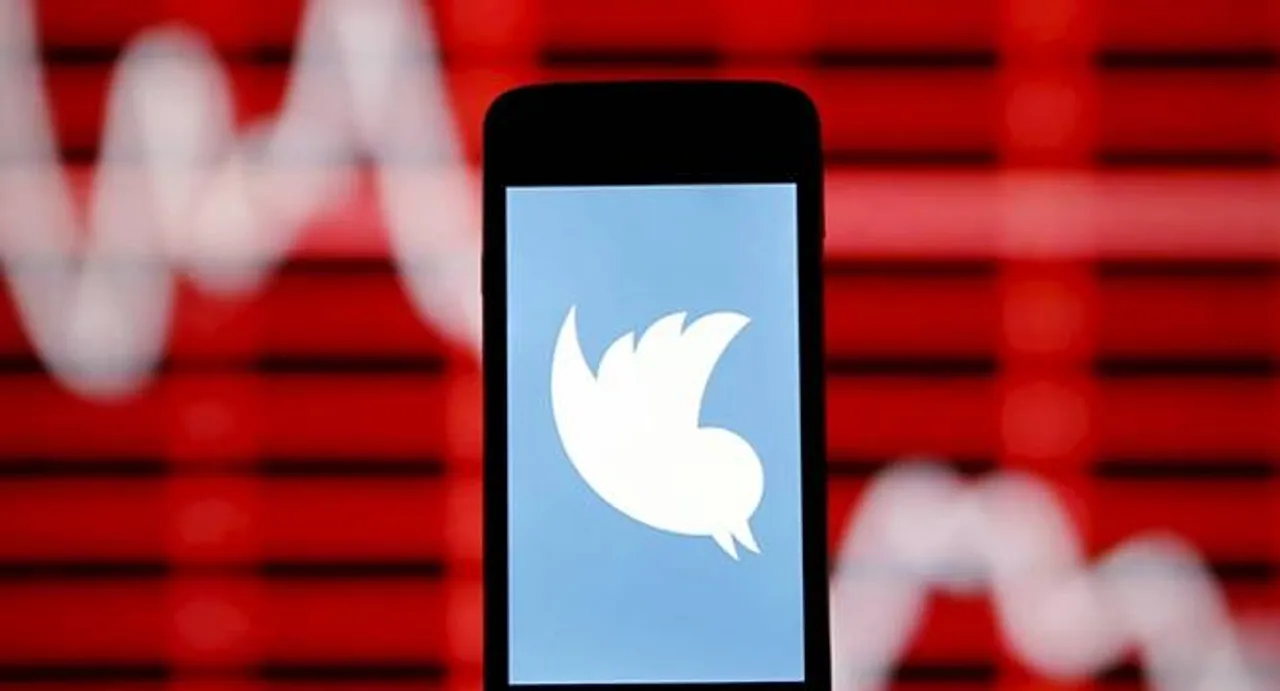 Twitter fails to add new users in last quarter of 2015