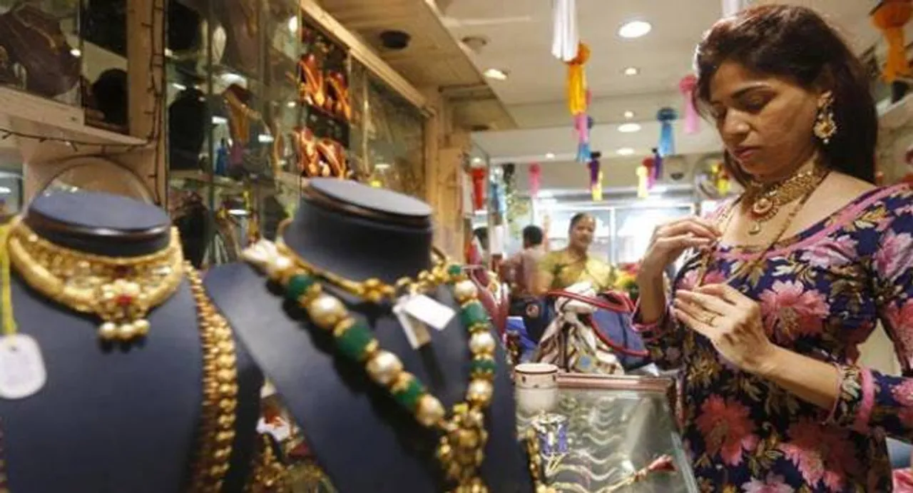 Gold inches towards Rs 30,000; biggest single day rise in 2016