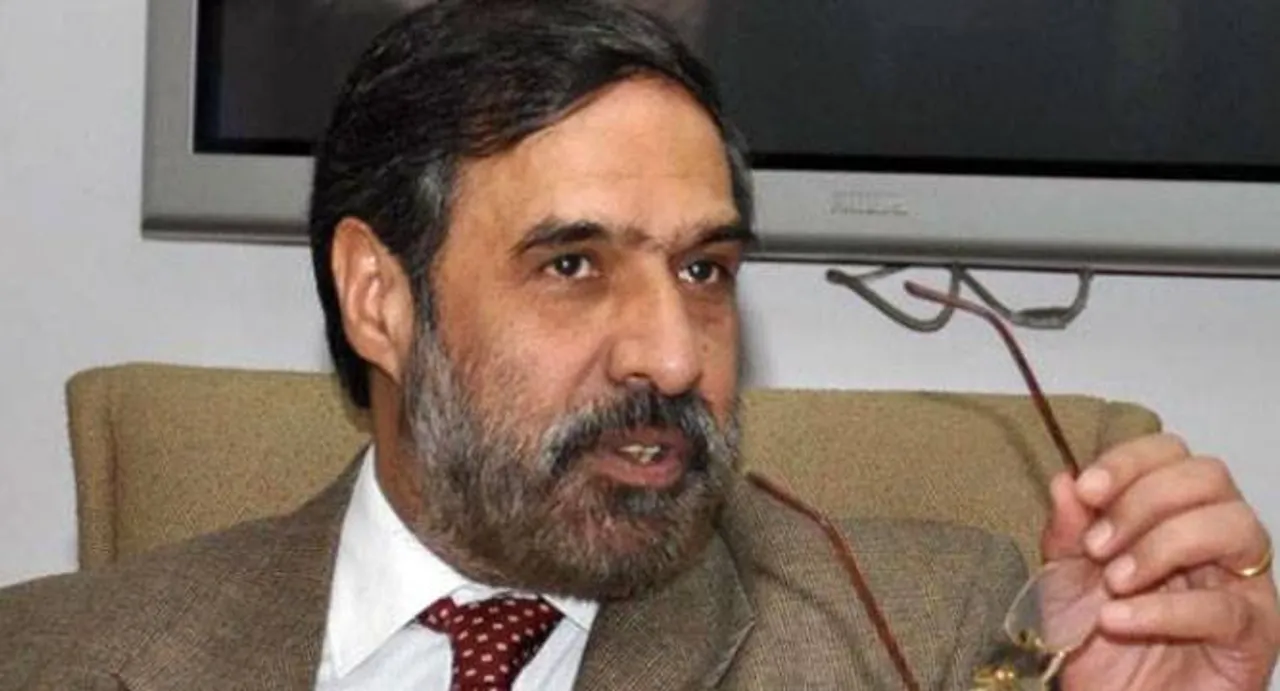 Anand Sharma attacked at JNU campus, Congress demands action