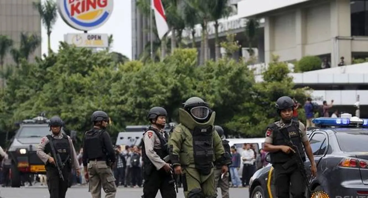 Indonesia nabs IS-linked groups 'planning terror attacks'