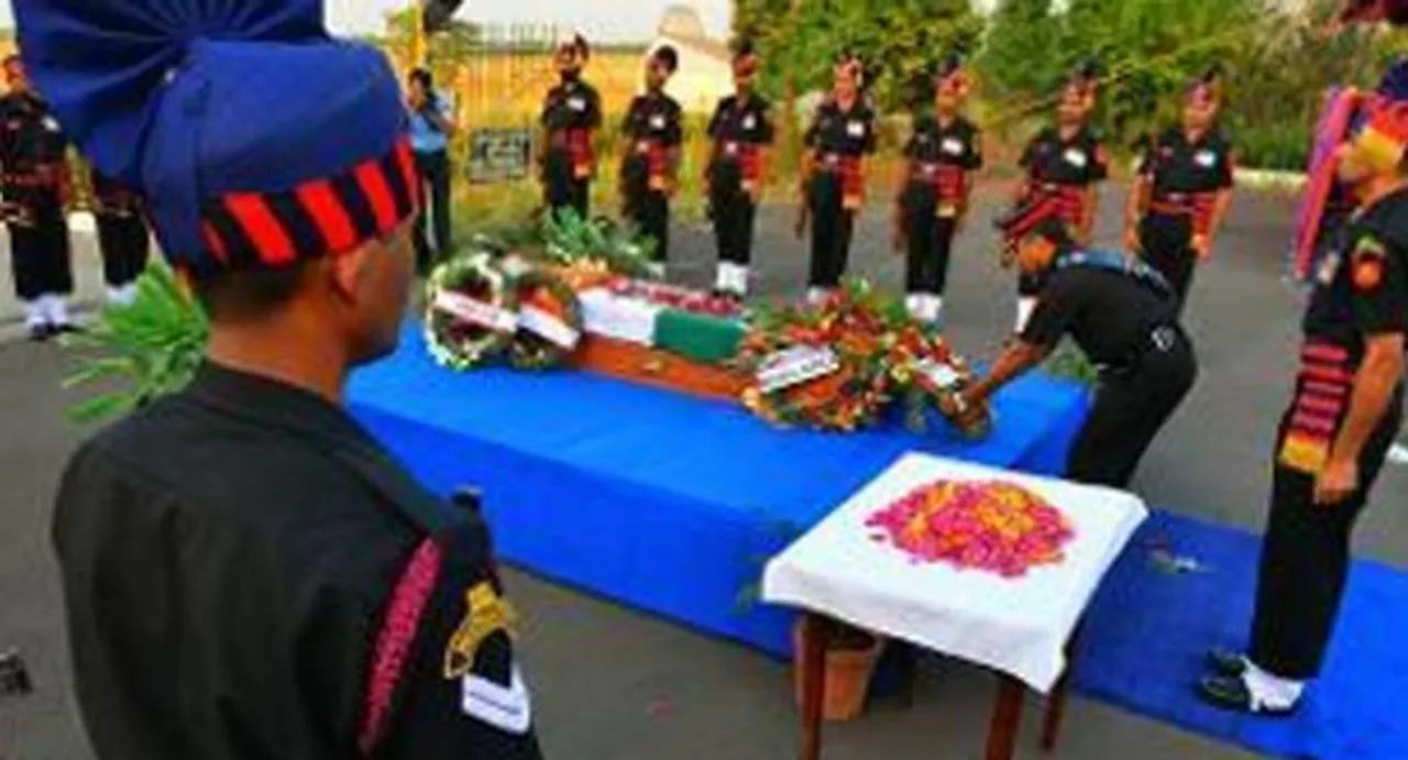 Villagers bid adieu to Maharashtra soldier killed in Kashmir