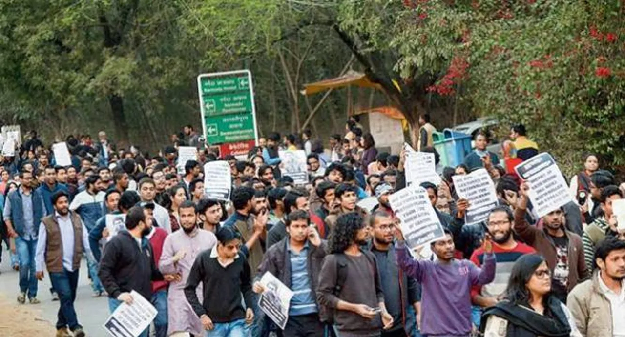 Another video of JNUSU members raising 'We will split India' slogan surfaces