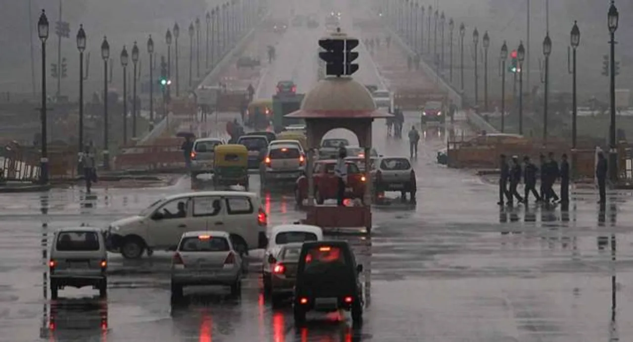 Cool showers shoot down temperatures, bring winters back in national capital