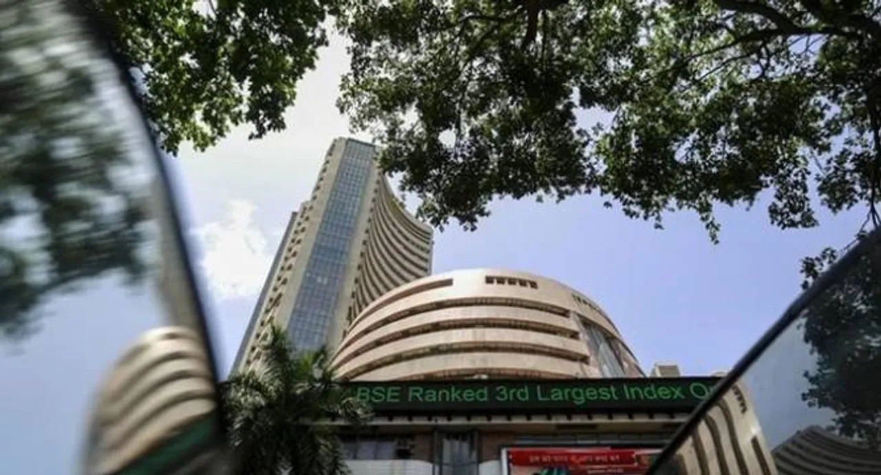 Sensex slumps 141 points on profit-booking