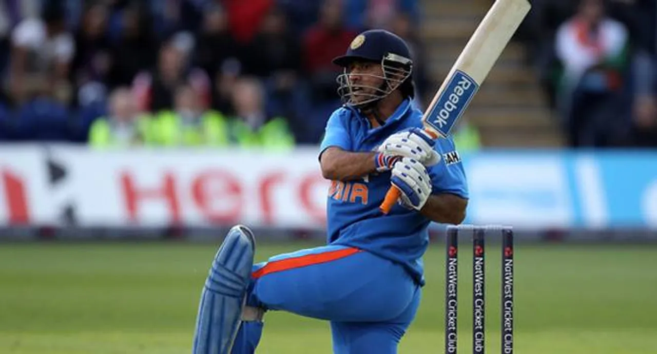 Dhoni suffers injury, Parthiv called as back-up