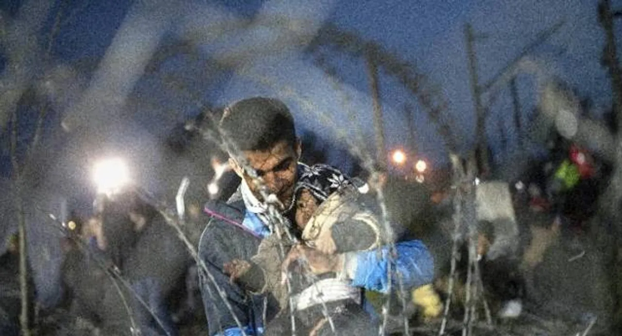 Afghan migrants stranded in Greece as Macedonia shuts border 