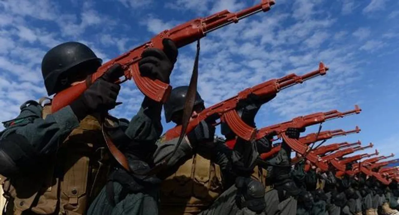 Russia gives Afghanistan 10,000 Kalashnikovs