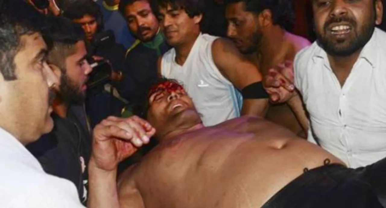 The Great Khali suffers severe injury in a fight