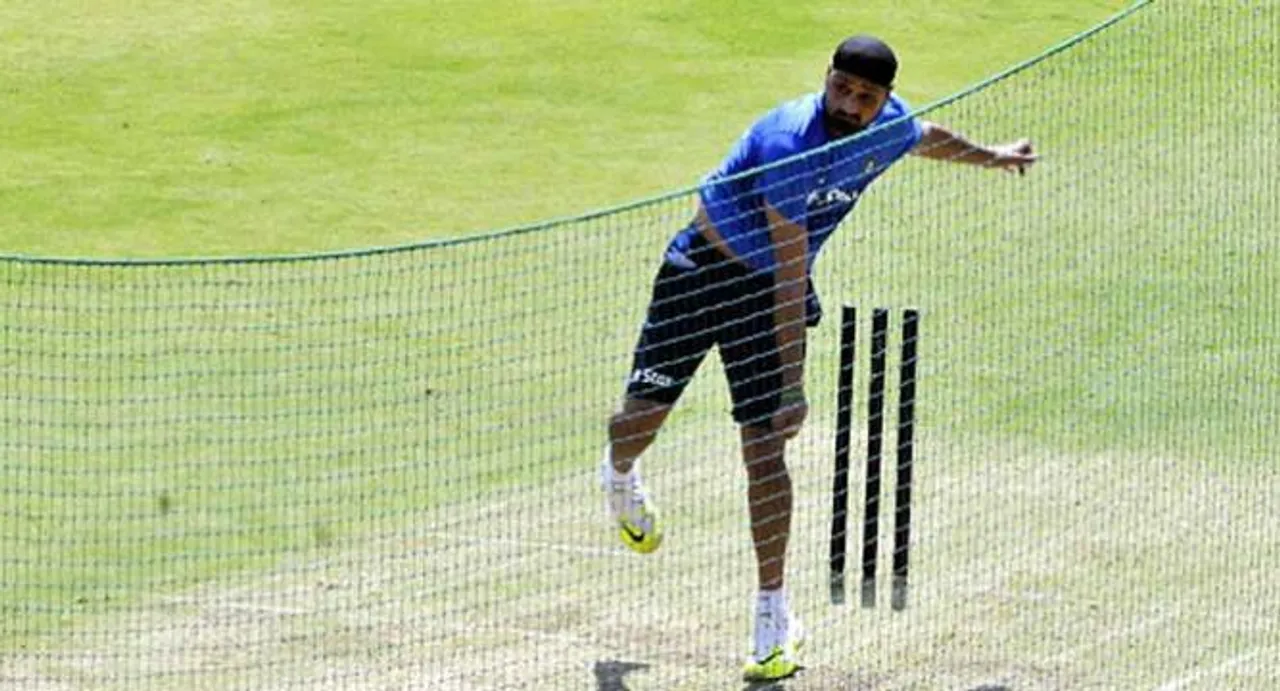 Harbhajan not treated well by Indian cricket: Saqlain