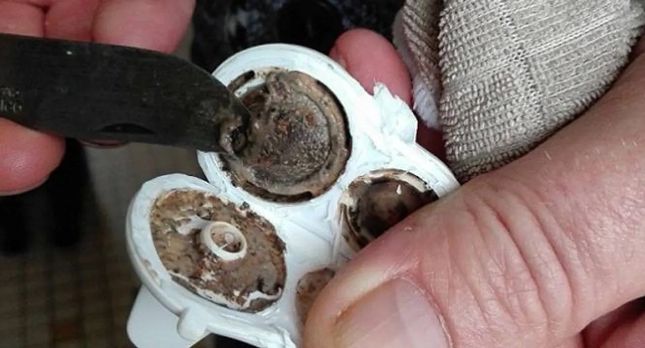 This horrible discovery inside a baby's sippy cup will cringe you!
