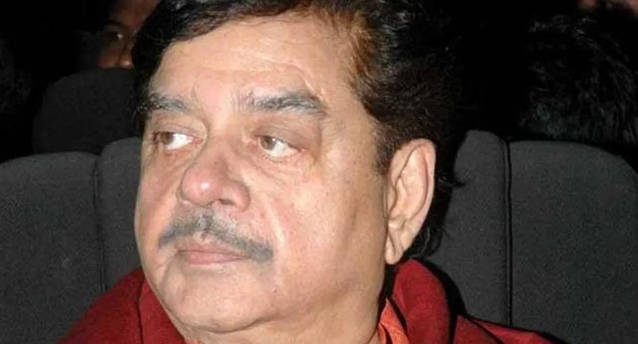 Sanjay Dutt should follow Gandhigiri: Shatrughan Sinha