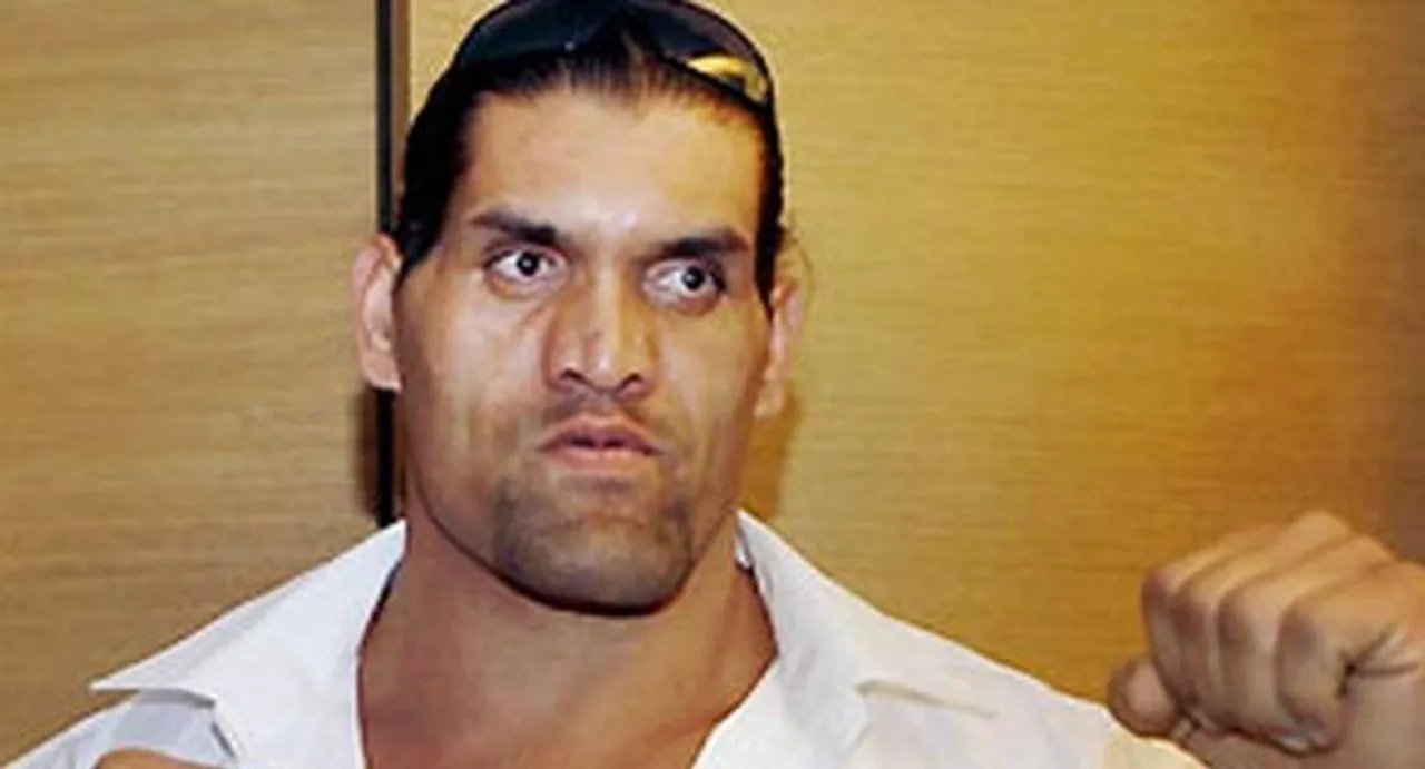 Wrestlers Khali trounces Steel