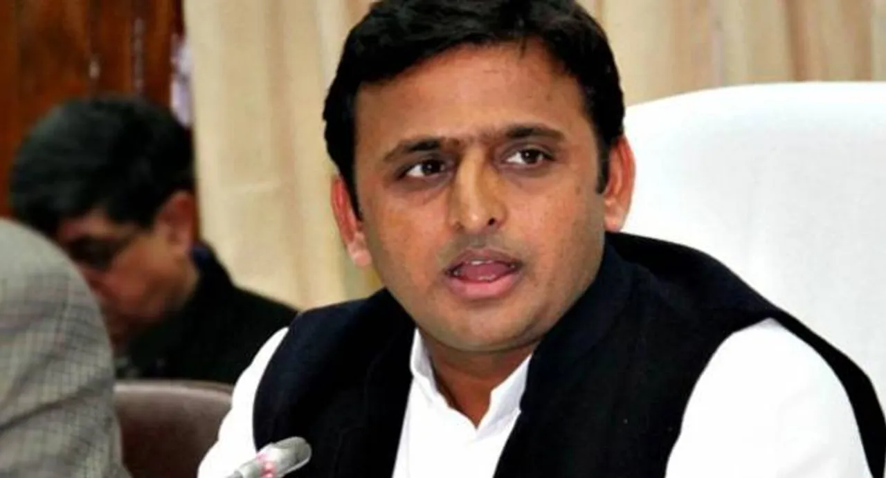 Akhilesh announces Rs 5 lakh for kin of blaze victim