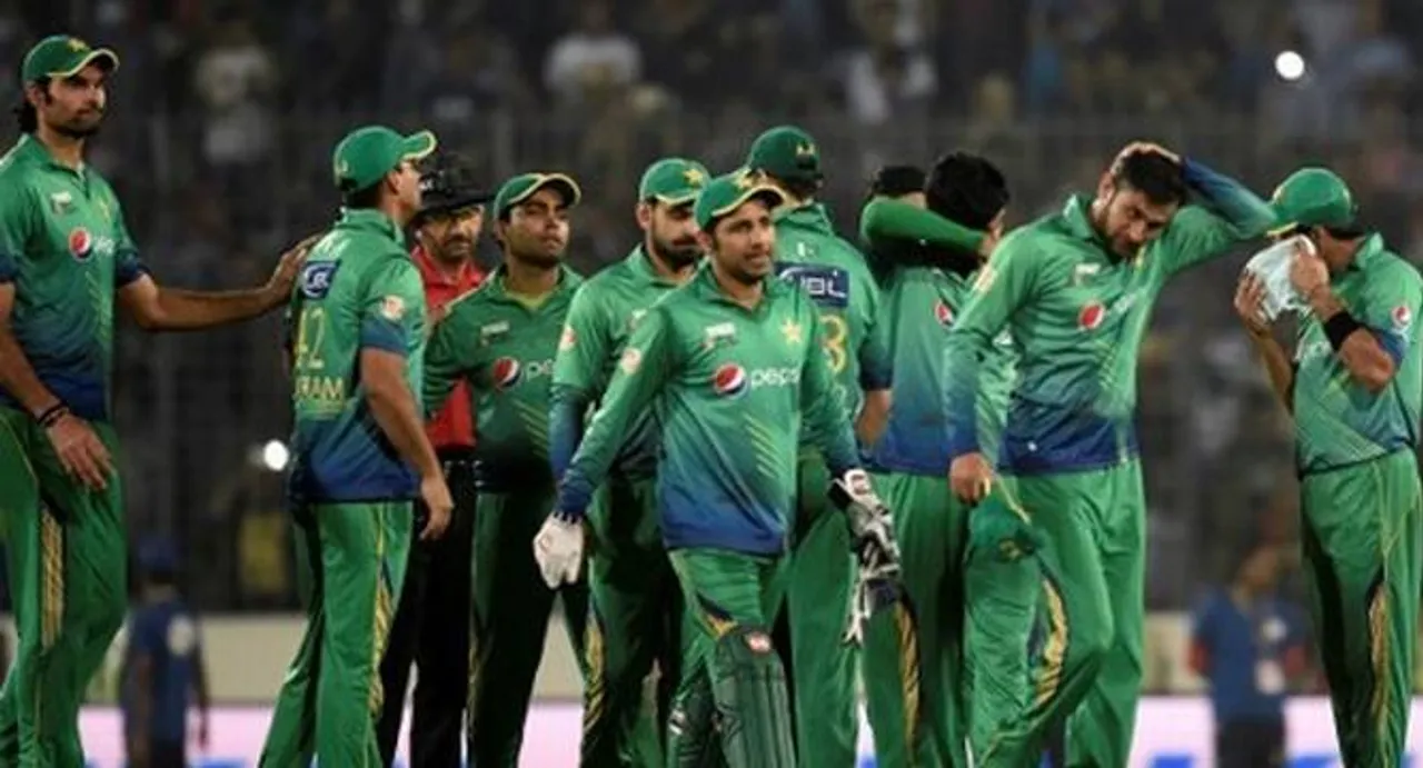 Pakistan batsmen face fire after Asia Cup defeat