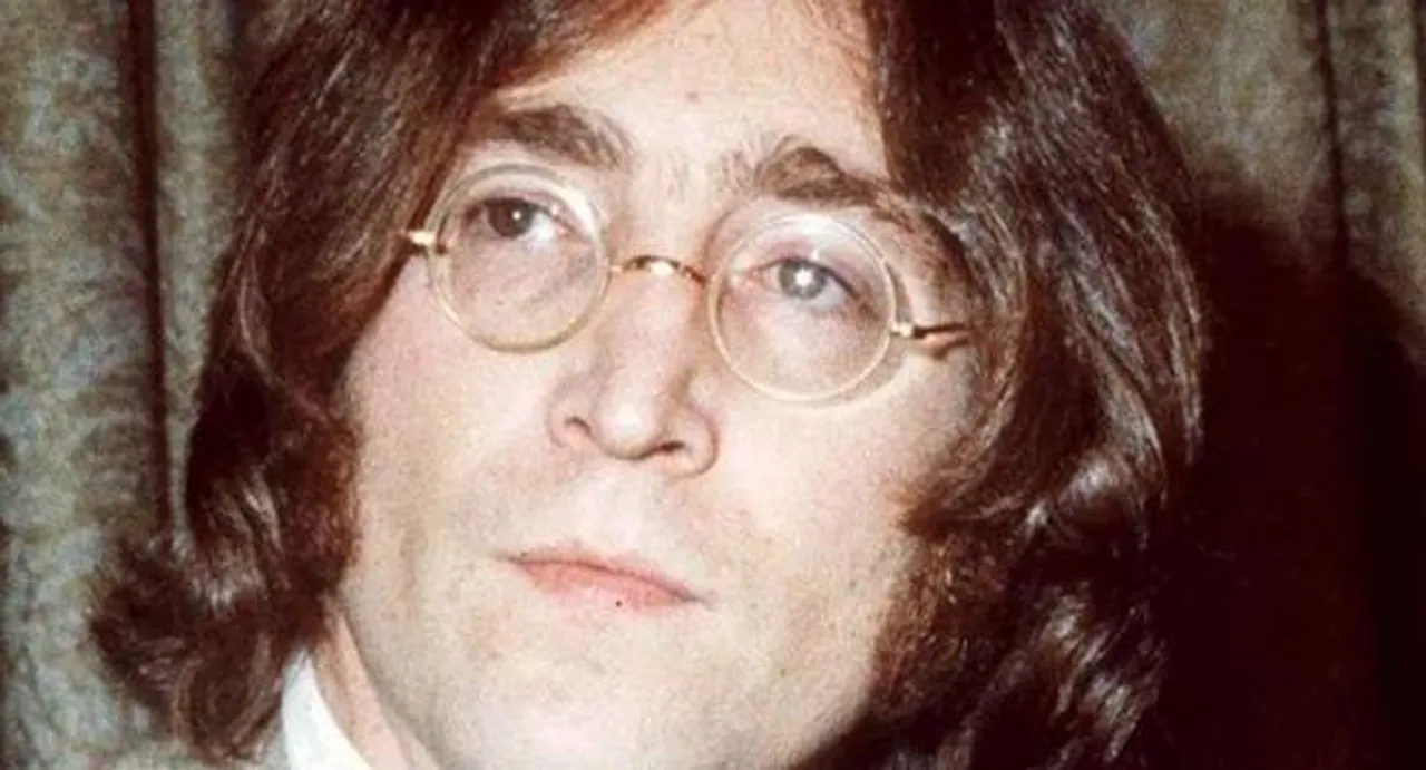 Young John Lennon letter set to fetch 30,000 pounds at auction