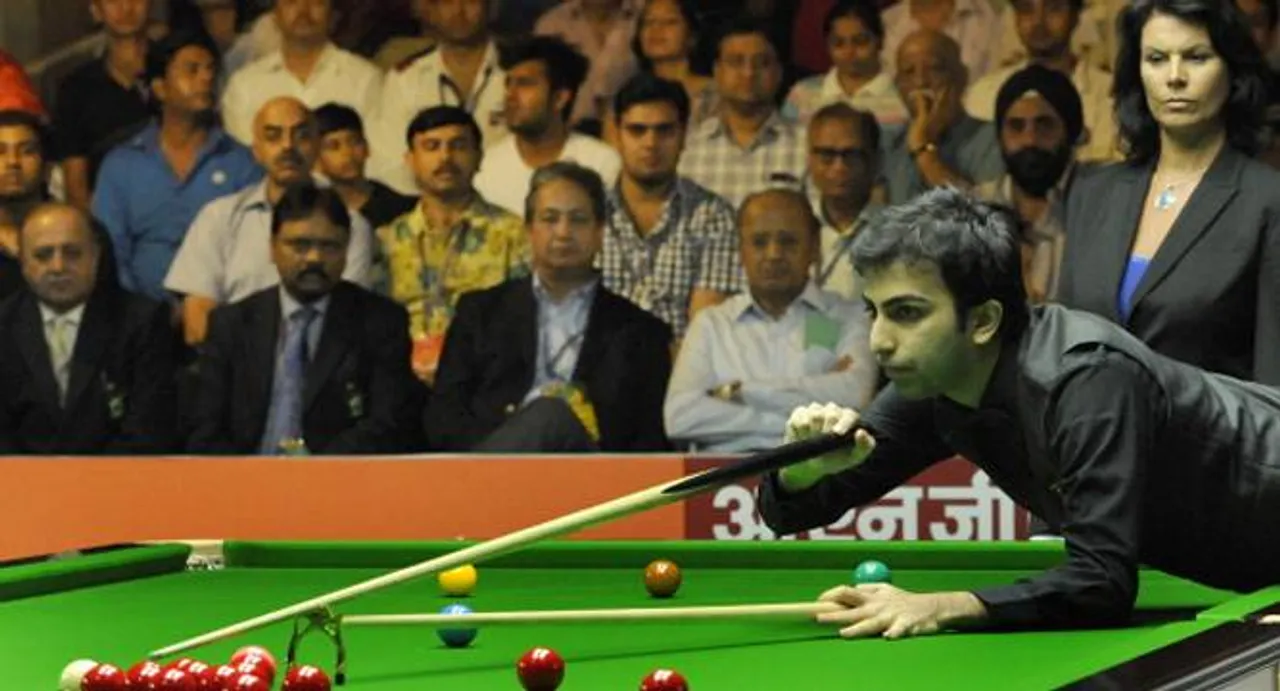 Advani surprised by Balachandra in Asian Billiards quarters
