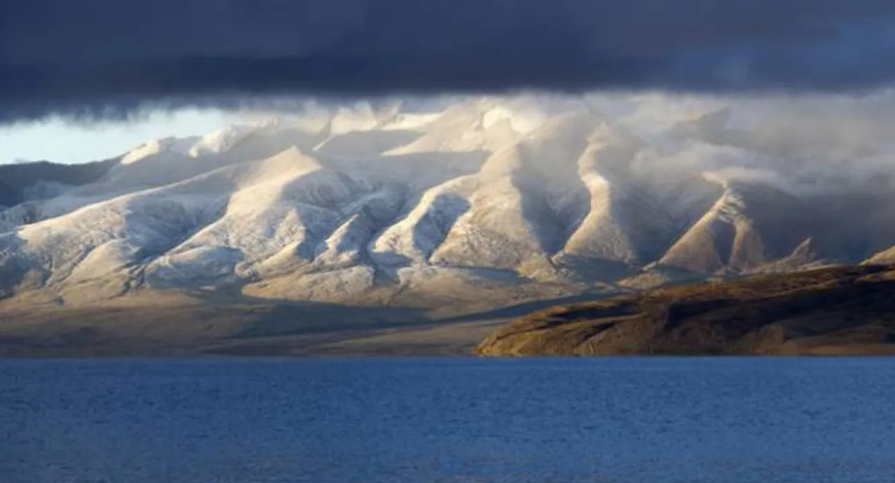 Mahashivratri: Devotees spot mysterious lights over Kailash Mansarovar | VIDEO