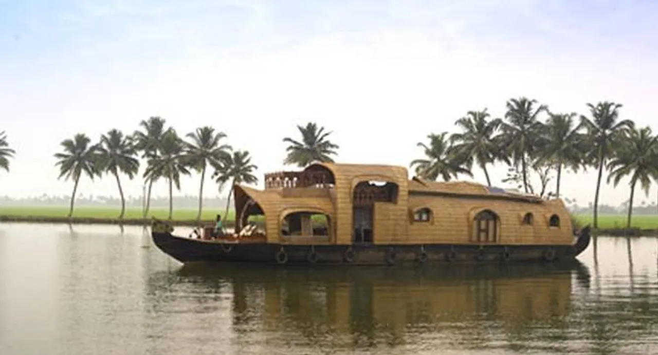 Soon houseboats in Kolkata, Sundarbans and creeks of Digha