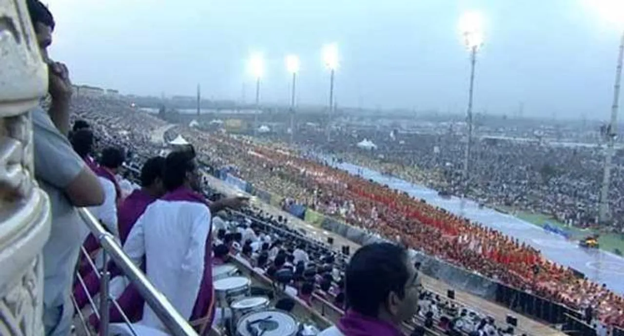 Sri Sri's AOL event: Rain plays spoilsport; Saturday morning yoga session cancelled
