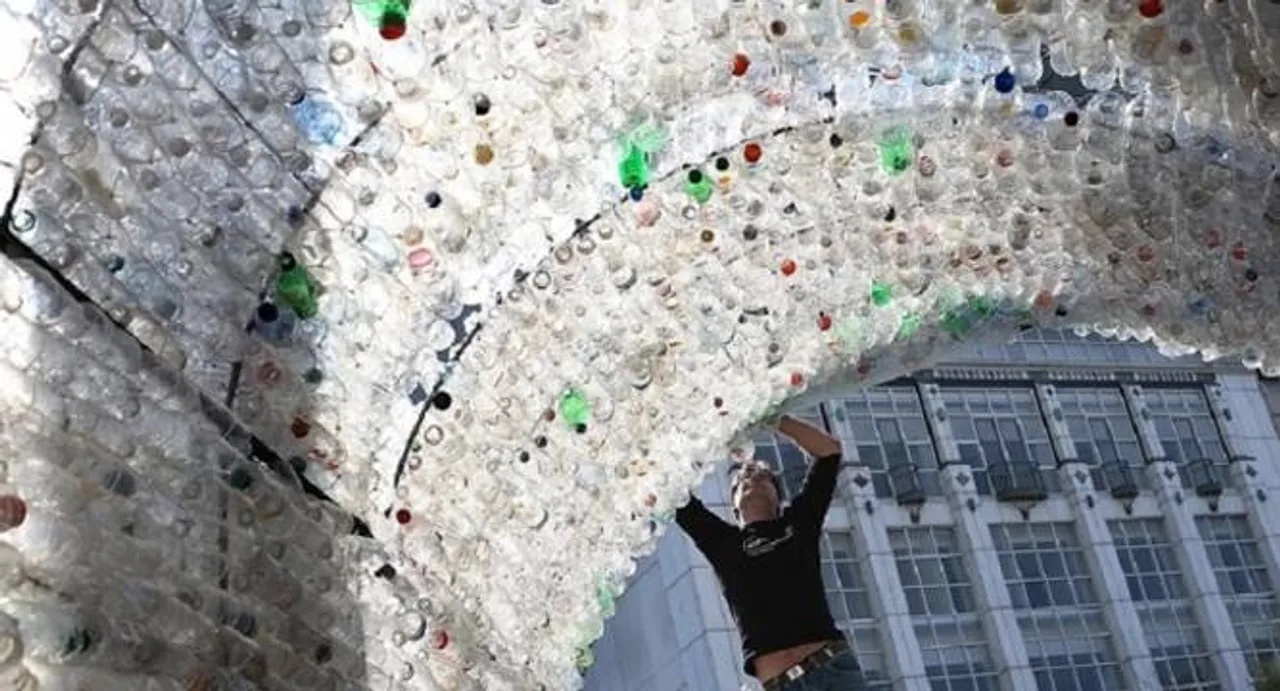 New way to make plastic from CO2, plant waste