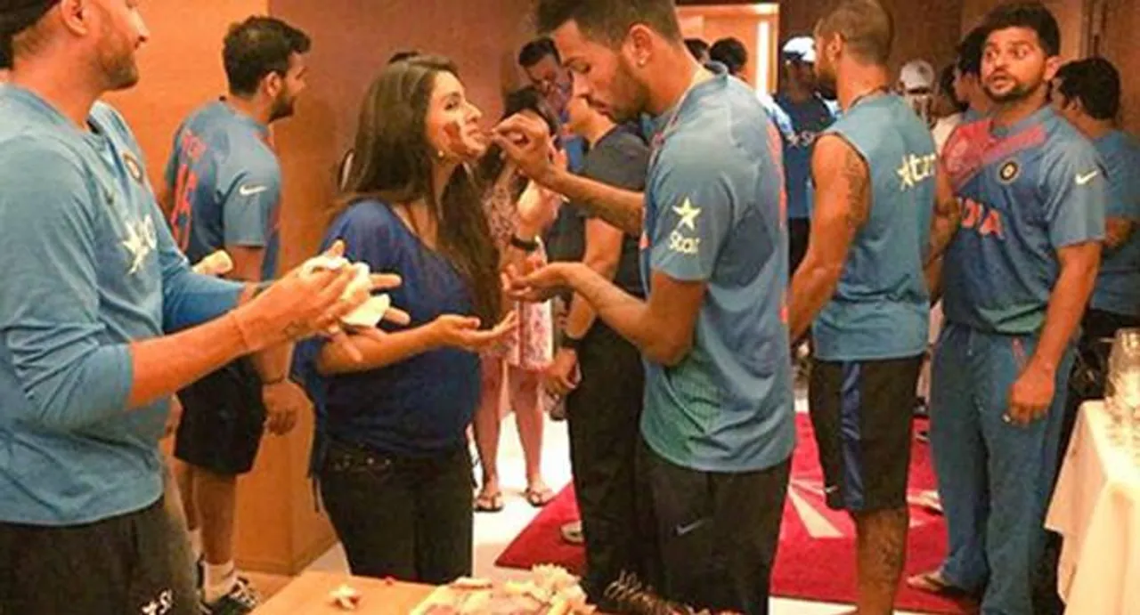 Harbhajan Singh's wife Geeta Basra celebrated her birthday with entire team! 
