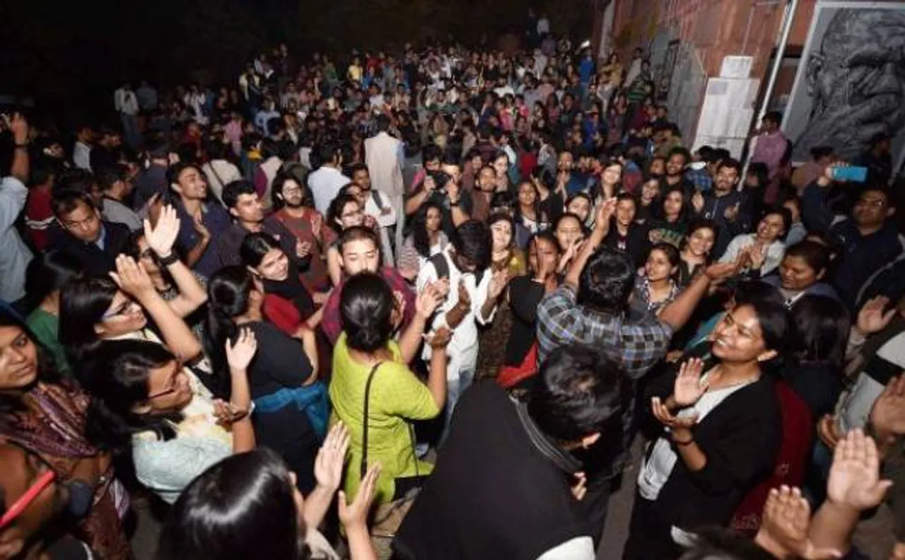 JNU row: Provocative slogans were shouted by outsiders, says probe panel