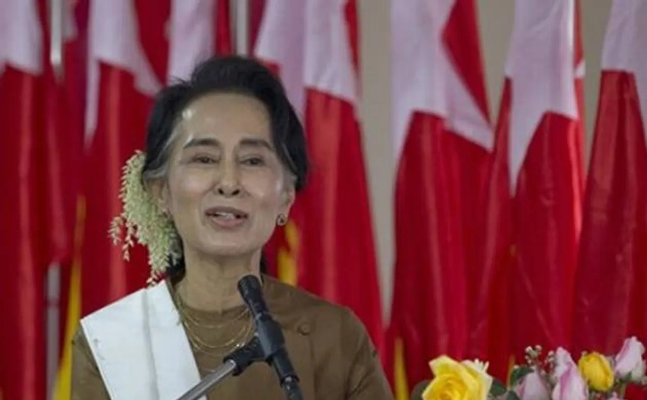 Suu Kyi thanks supporters after historic presidential election