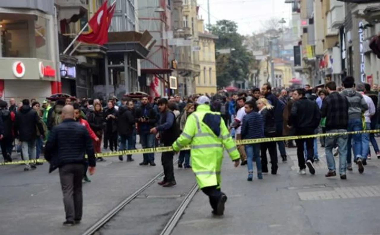 Istanbul suicide attack: 5 dead, 20 hurt including bomber 
