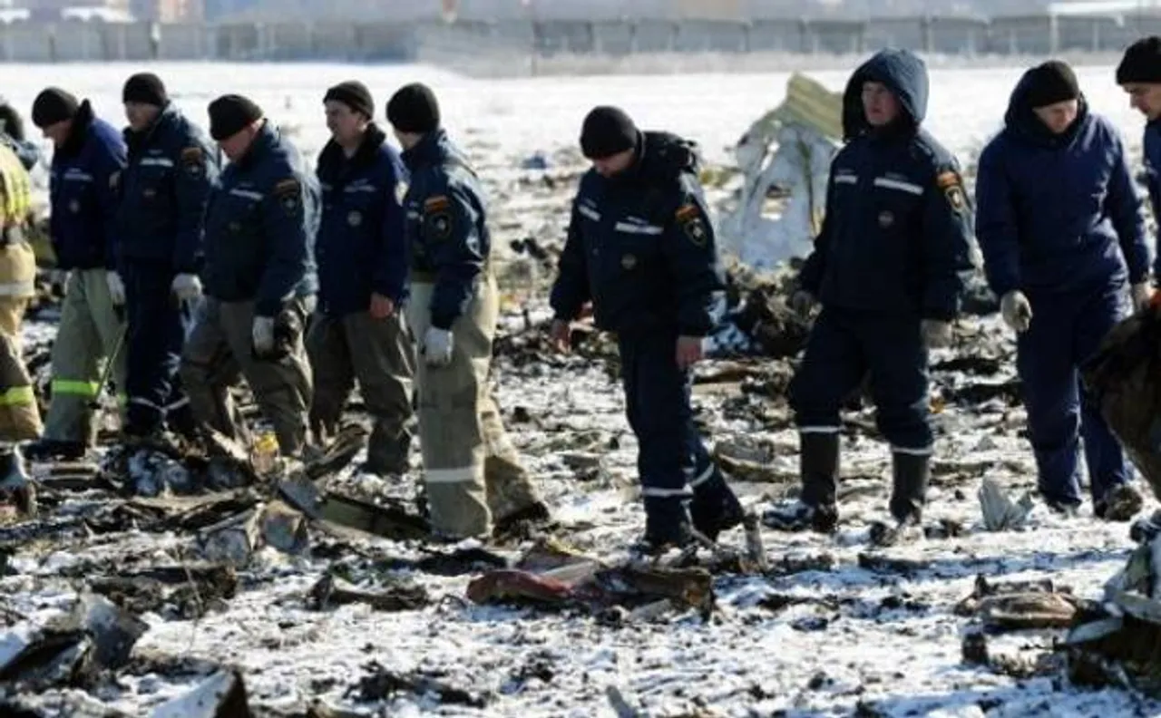 Investigators probe Russia plane crash that killed 62