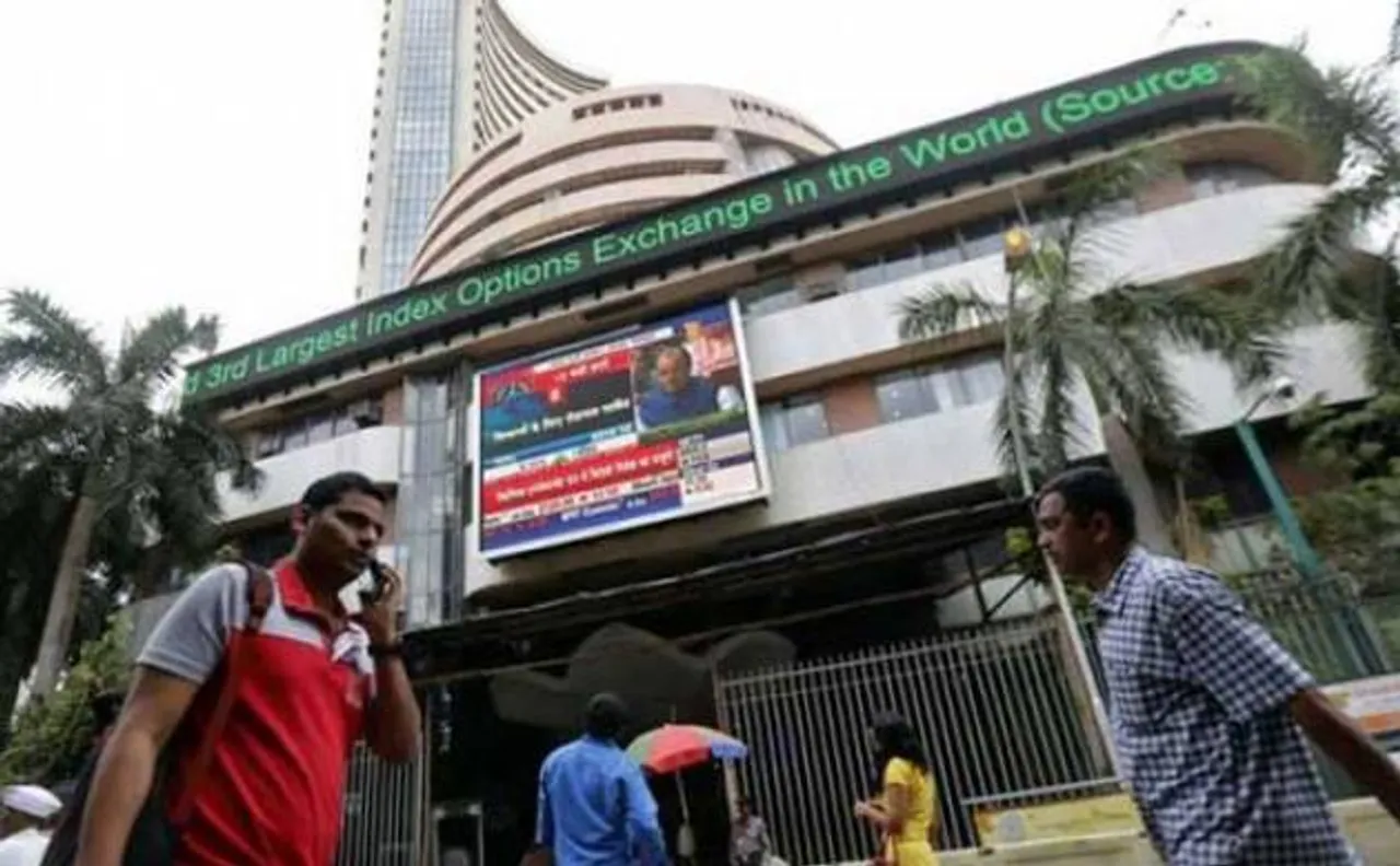Factors add up for a rate cut, give Sensex a 333-point push