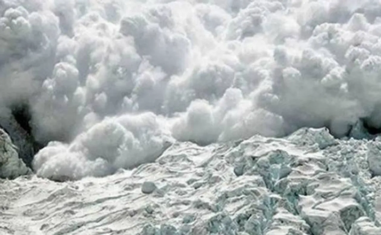 Avalanche in Siachen hits army patrol party; one jawan killed, another missing