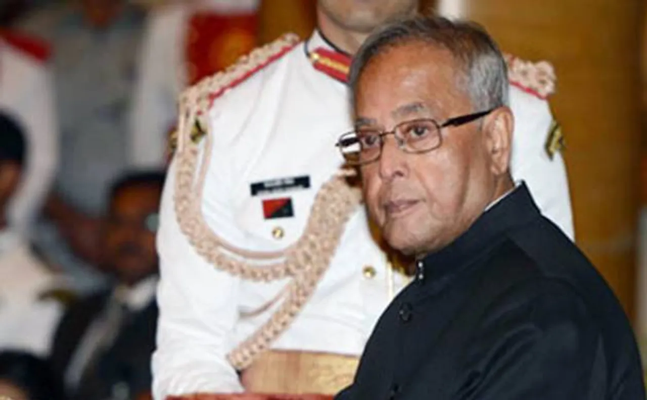 President Pranab Mukherjee confers Padma Awards 