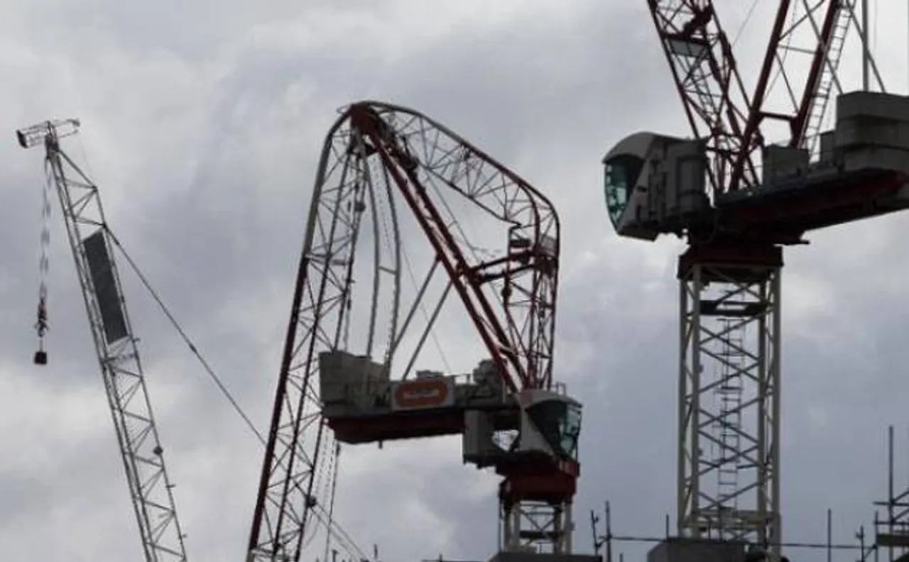 Powerful winds bring outages, traffic chaos to France, UK 