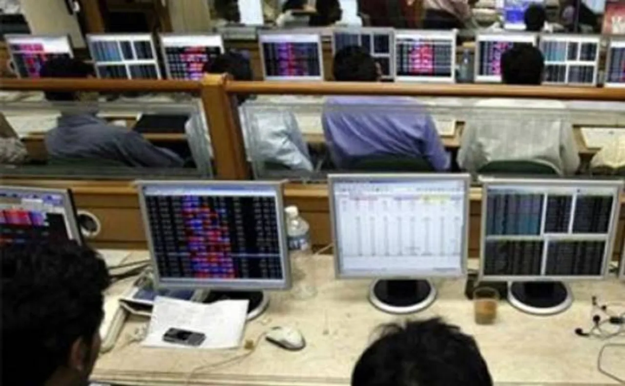Sensex dives 371 points, falls most in a month ahead of expiry