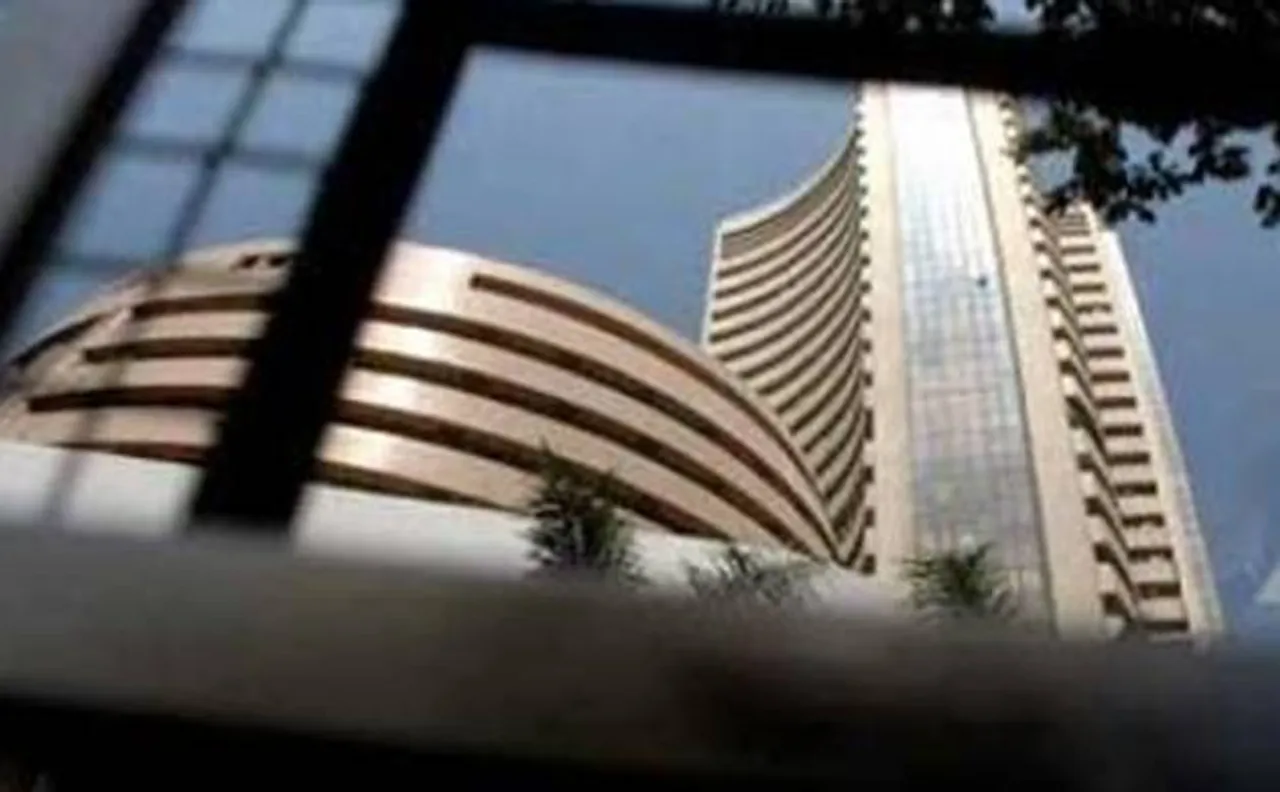 Sensex surges 95 pts on foreign fund inflows, Asian cues