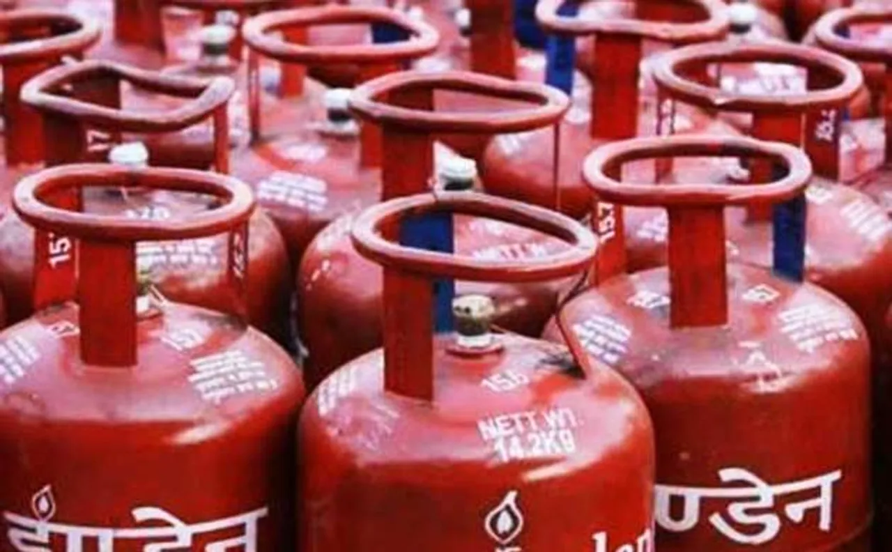 Cooking gas LPG down Rs 4 per bottle, jet fuel price up 8.7 per cent