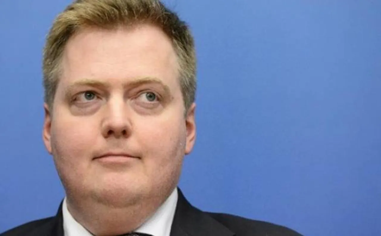 Thousands protest as Panama Papers put pressure on Iceland PM