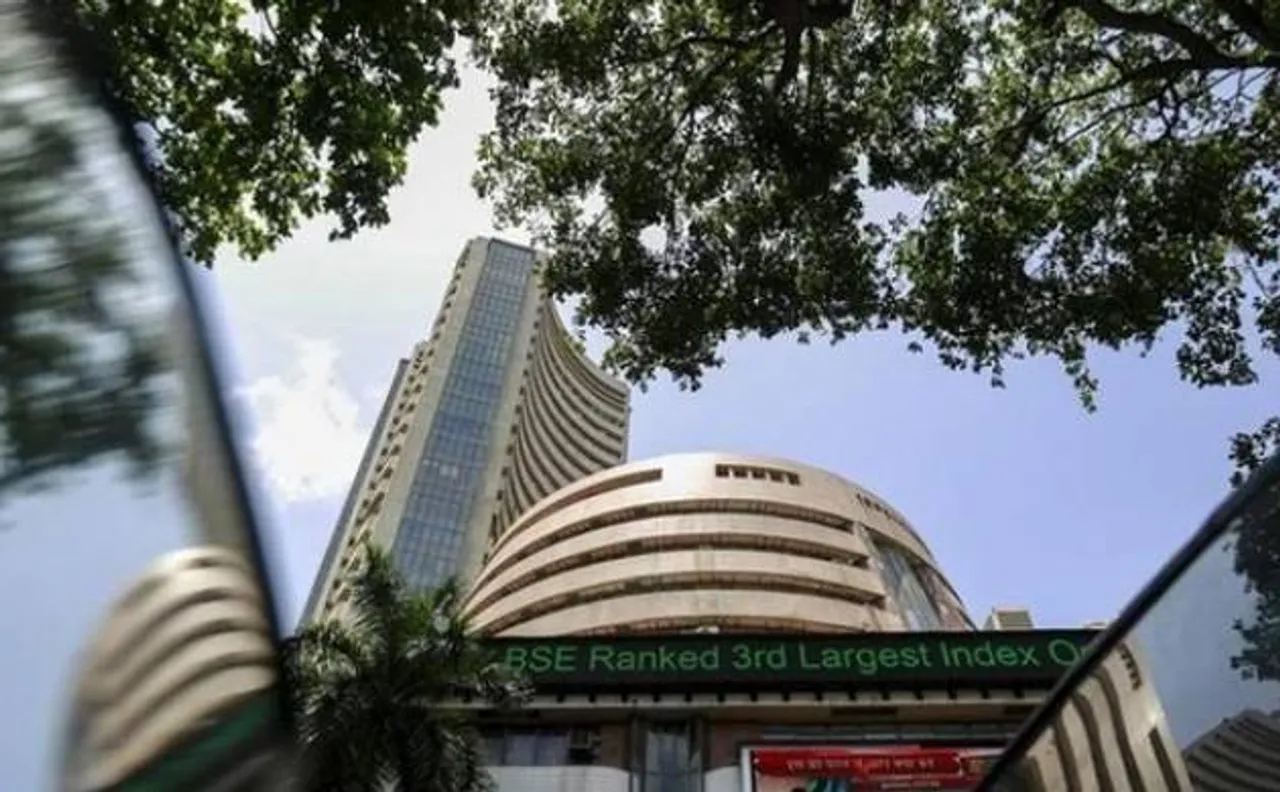 Sensex regains 25k-mark, up 117 pts in early trade