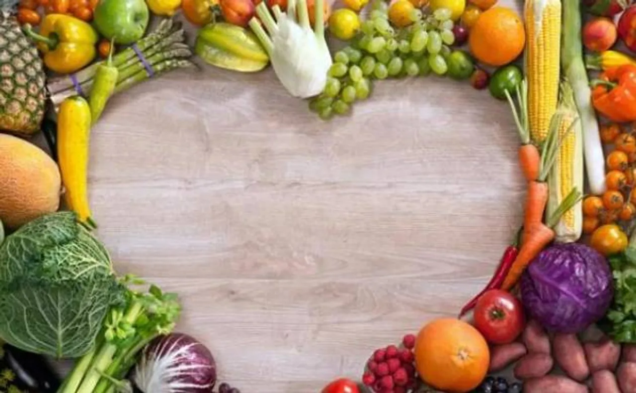 Eating fruits may lower heart attack, stroke risk: Study