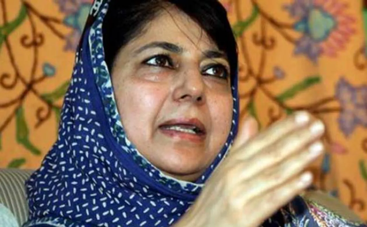 Handwara firing: CM Mehbooba Mufti meets Manohar Parrikar, Defence Minister assures probe