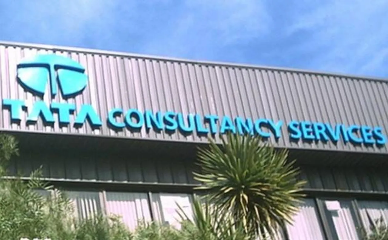 TCS Q4 profit rises 3.8%, revenue in line; sees strong FY17