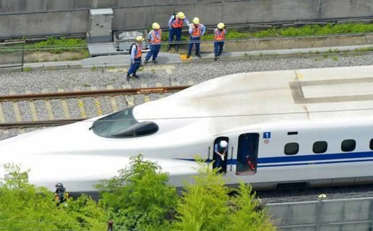 China wooing India for building high-speed rail networks