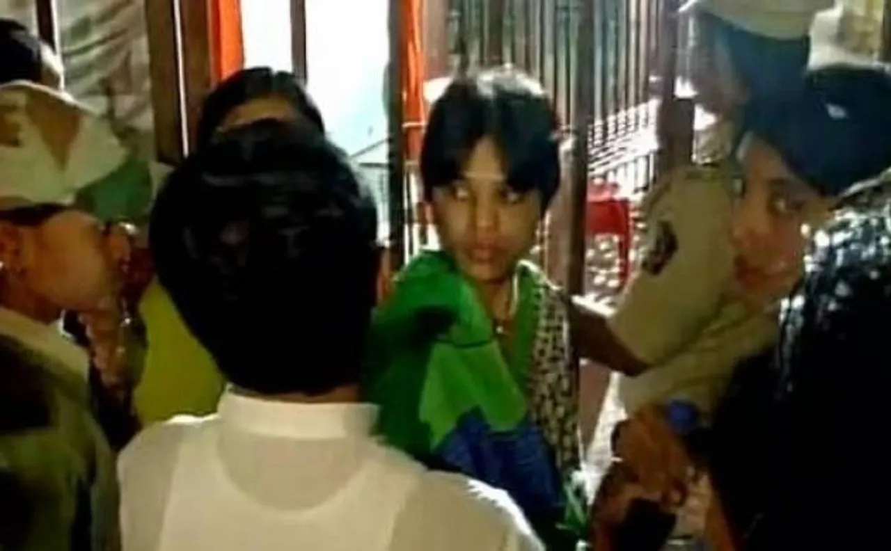 Trupti Desai offers prayers inside sanctum at Trimbakeshwar