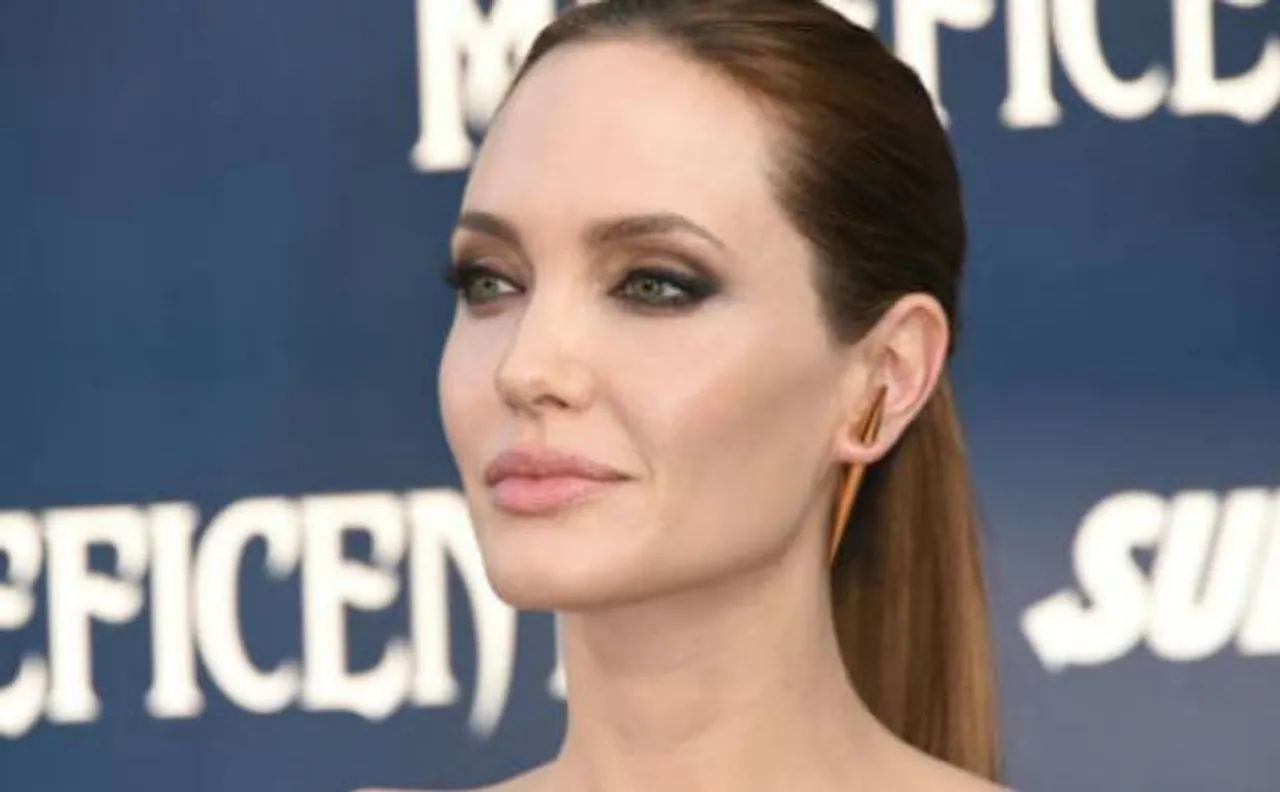 Angelina Jolie wants permanent move to UK