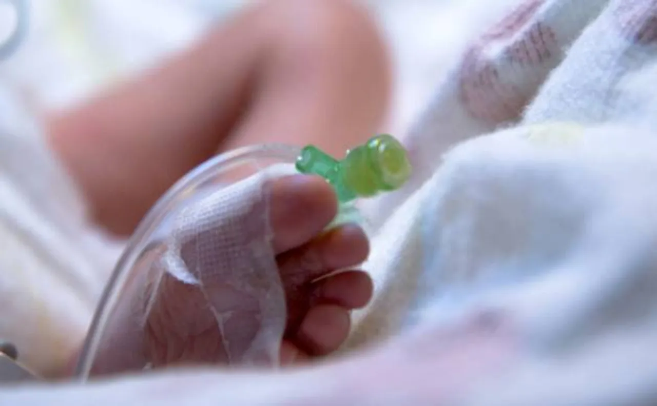 Short moms at higher risk of having premature baby: study 